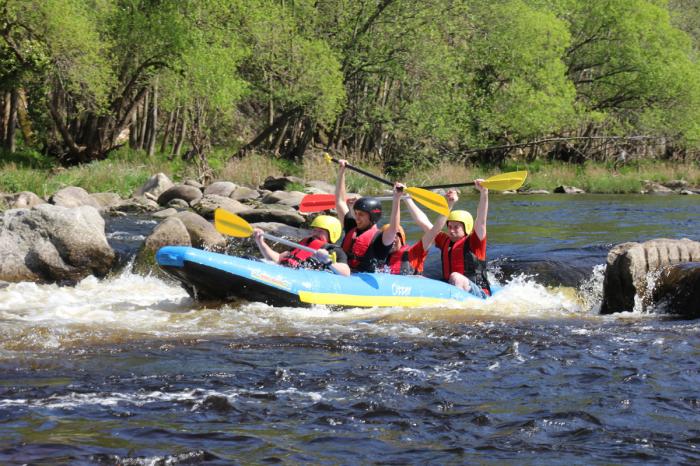 Raftingboot auf der Murg bei Forbach